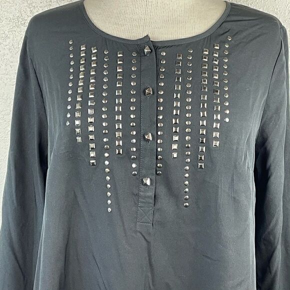 EUC Passports Womens Black 3/4 Sleeve Top with a Studded Pattern in Front Size M - Picture 3 of 8